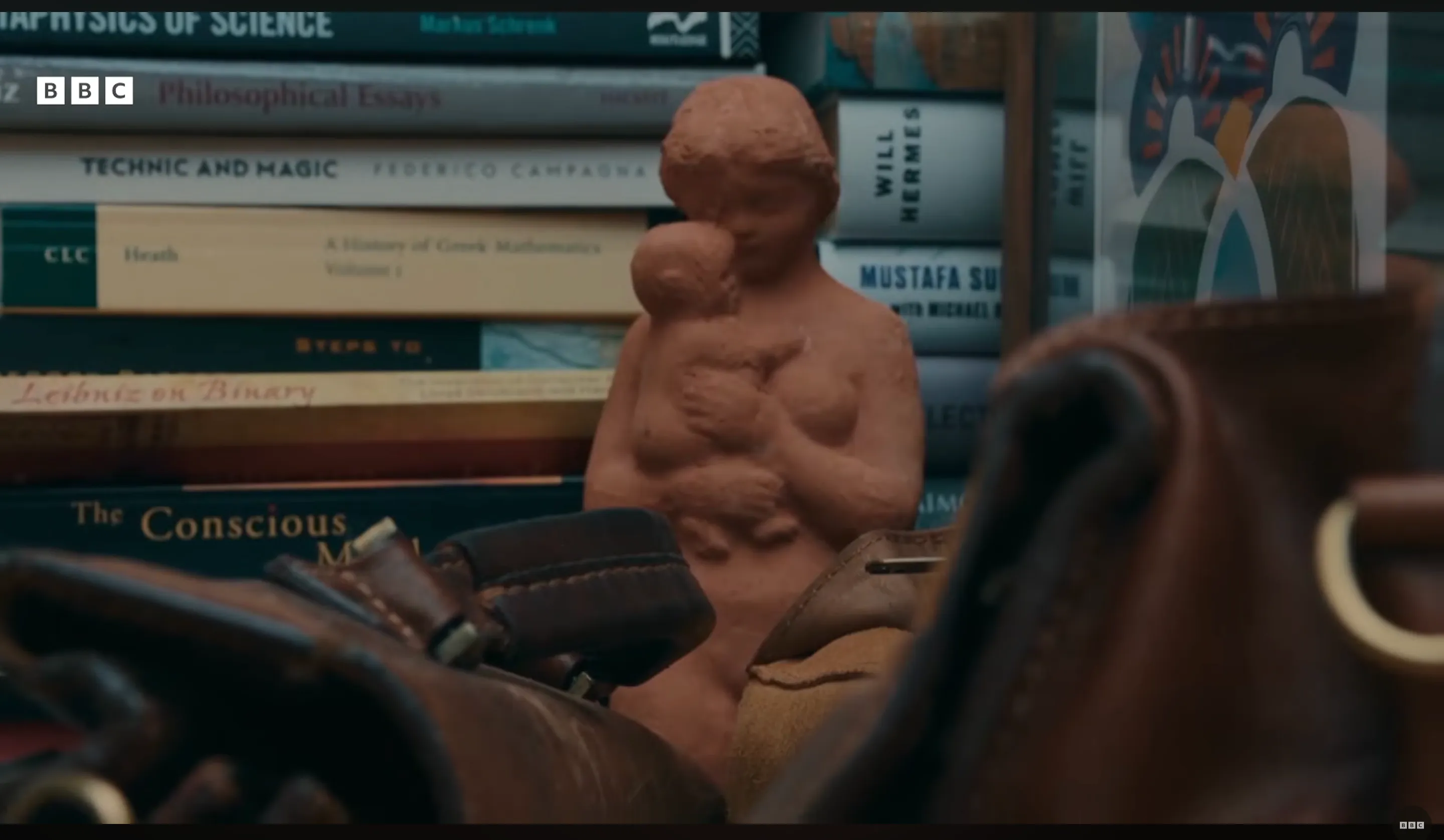 Books on Knausgård’s shelf, screenshot 1